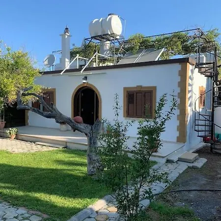 Green Yard Holiday -4 Min Walk To The Beach Holiday home *
