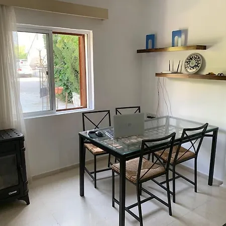 Green Yard Holiday -4 Min Walk To The Beach * Kerínia