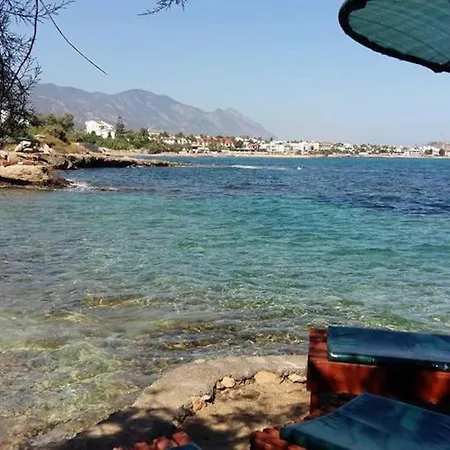 Green Yard Holiday -4 Min Walk To The Beach Κερύνεια